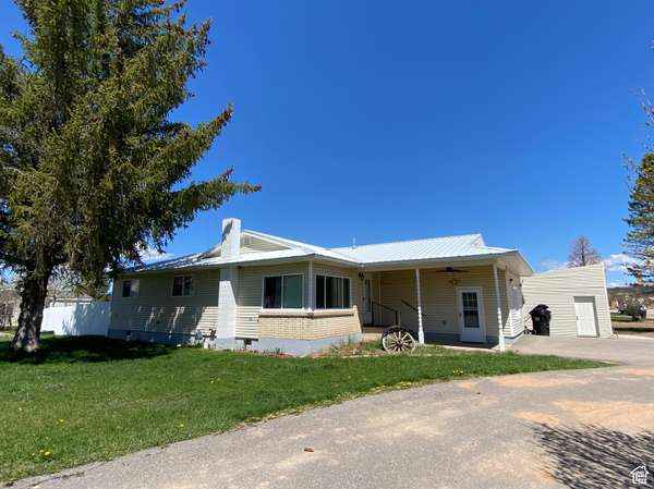 886 1ST W, Grace, ID 83241