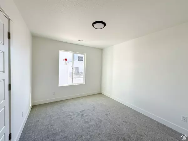 Lehi, UT 84043,4004 N ASPEN RIDGE WAY #302