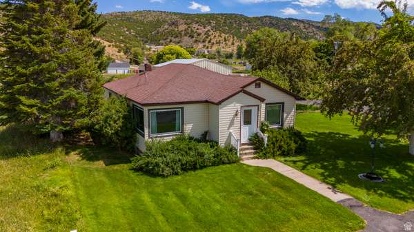 186 S 100 EAST ST E, Laketown, UT 84038