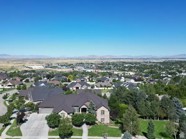 1542 S VALLEY VIEW DR, Perry, UT 84302