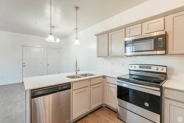 662 N 380 W #Y203, Vineyard, UT 84059