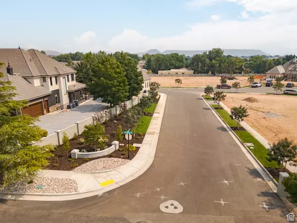 Santa Clara, UT 84765,870 LUGANO LN #4