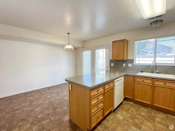 North Ogden, UT 84414,306 E 2350 N