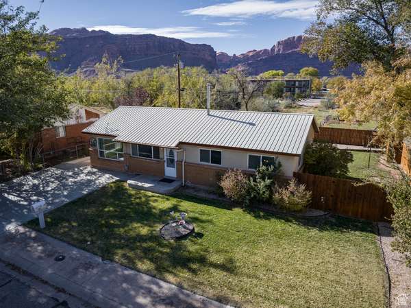 321 PARK RD, Moab, UT 84532