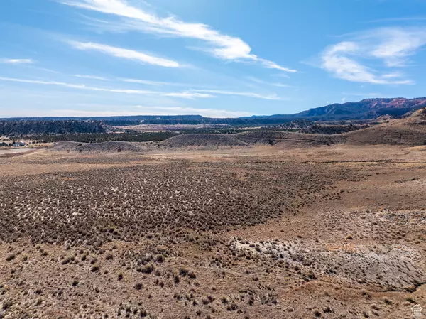 Tropic, UT 84776,1040 W UNDER THE RIM RD