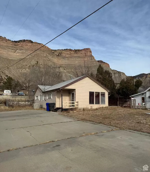 210 RIDGEWAY ST, Helper, UT 84526