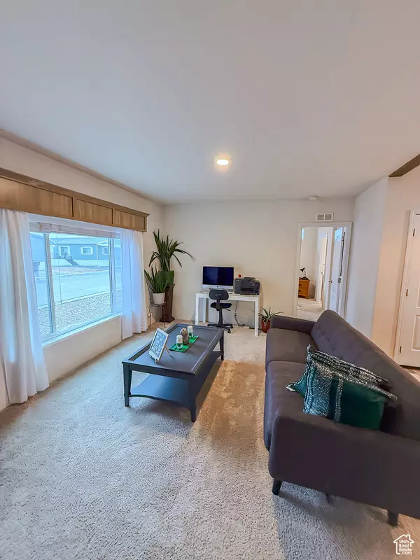 Pleasant View, UT 84404,1700 W 2700 N #93