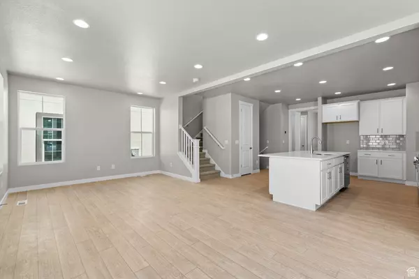 South Jordan, UT 84009,11209 S EASY BEE RD