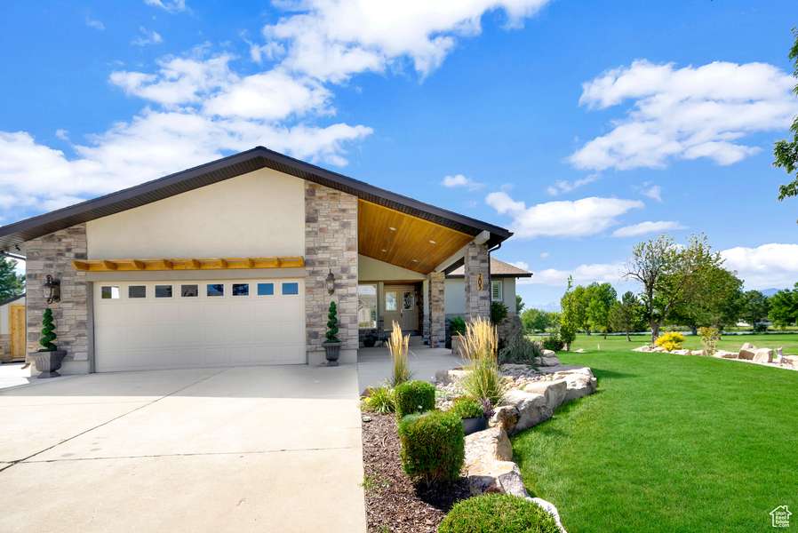 205 COUNTRY CLB, Stansbury Park, UT 84074