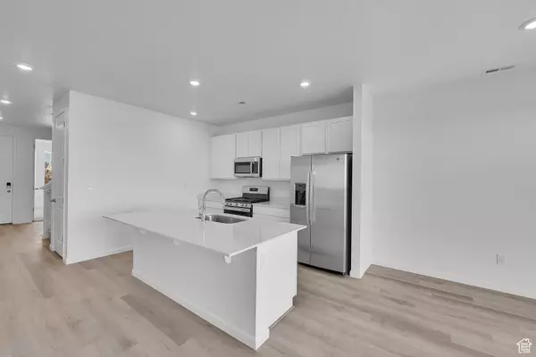 Stansbury Park, UT 84074,458 W LEFTY LN #1129