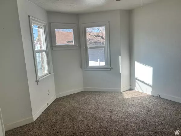 Riverdale, UT 84405,828 W 4400 S