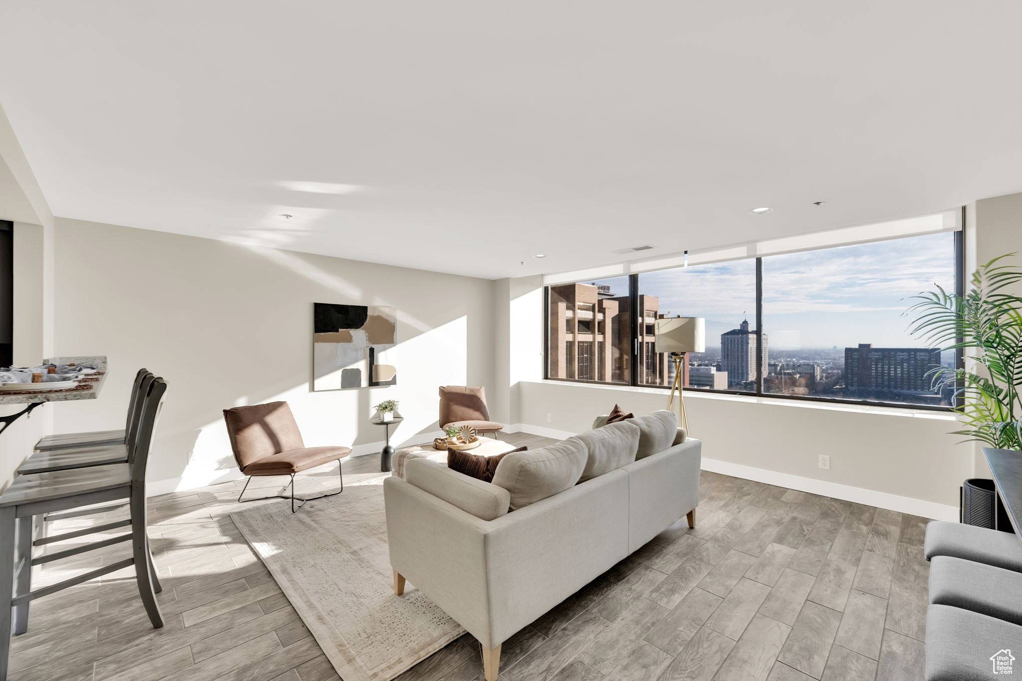 Salt Lake City, UT 84101,44 W 300 S #1606
