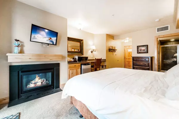 Park City, UT 84098,2653 CANYON RESORT DR #227