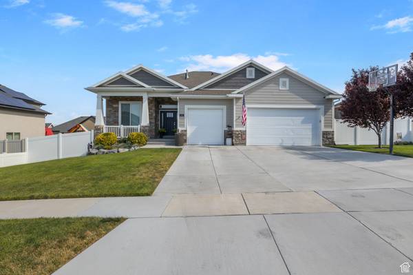 187 E BAYVIEW CIR, Saratoga Springs, UT 84045