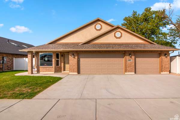 2577 S 2250 W, West Haven, UT 84401