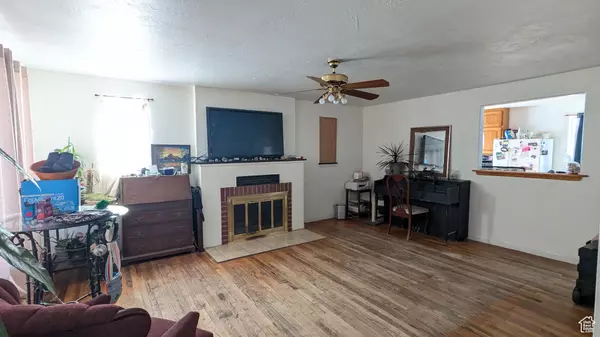 Vernal, UT 84078,310 S 300 W