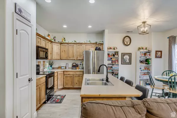 Pleasant Grove, UT 84062,911 W 310 S