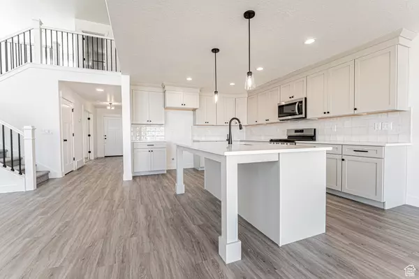 Riverton, UT 84096,4588 W CARBONNEIL LN #2335
