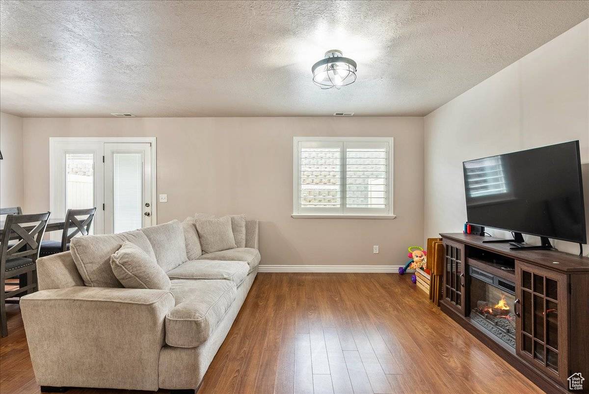 Layton, UT 84040,1841 E WHITETAIL DR