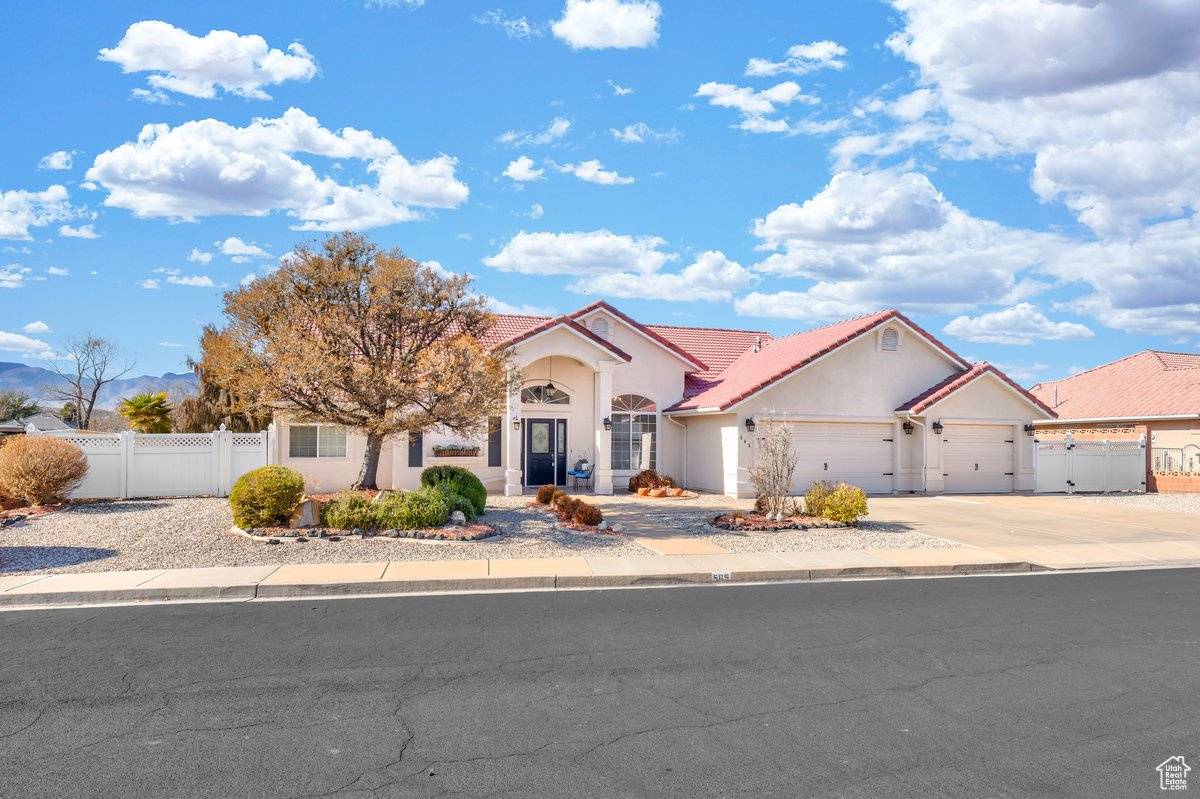 St. George, UT 84770,565 N MOONGLOW PL