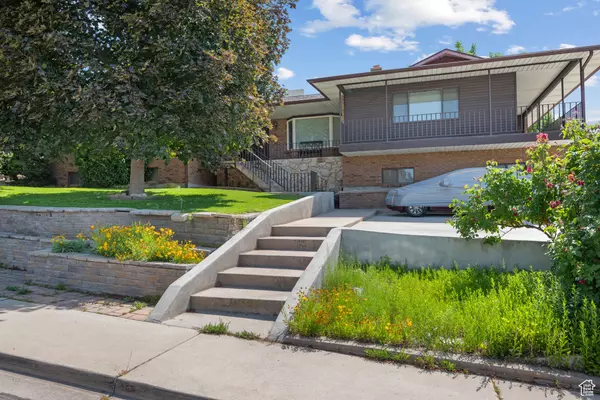 Orem, UT 84058,1975 LAGUNA VISTA DR