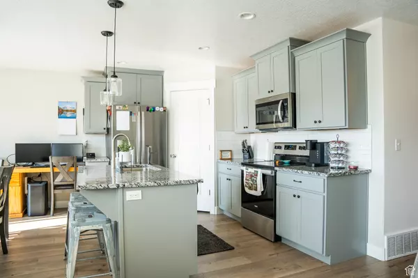 Spanish Fork, UT 84660,987 W 40 N
