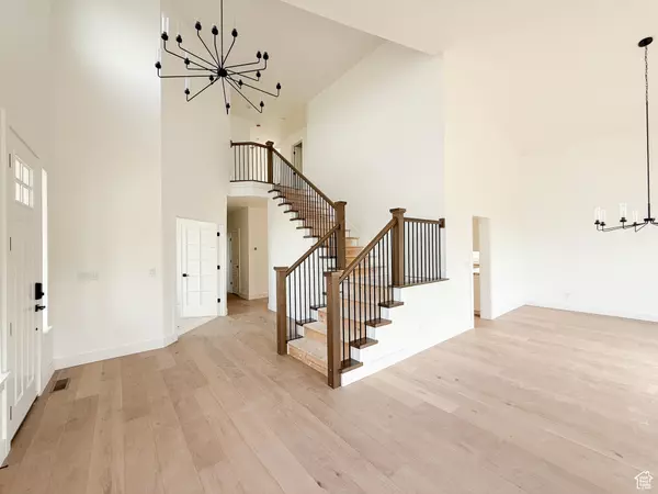 Lehi, UT 84043,5330 N SPRINGVIEW CT #105