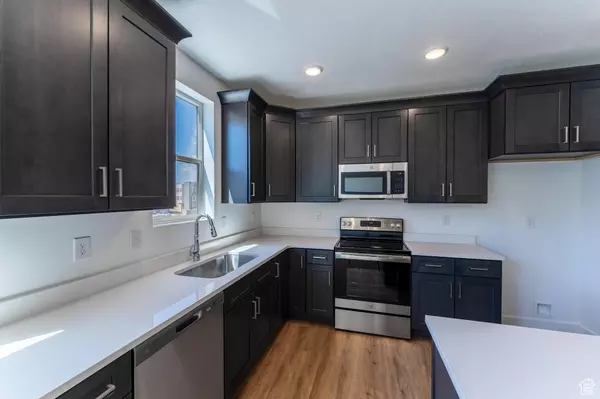 Midvale, UT 84047,8362 S IRIS LUMI LN W #P304