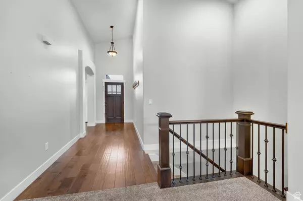 South Jordan, UT 84009,10743 S AUTUMN WIND WAY