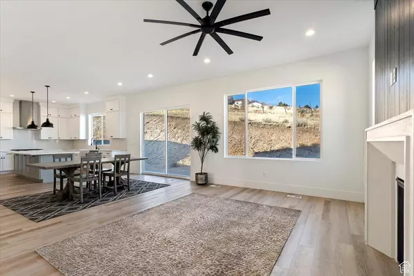 Herriman, UT 84096,7136 W BLUE BISON LN