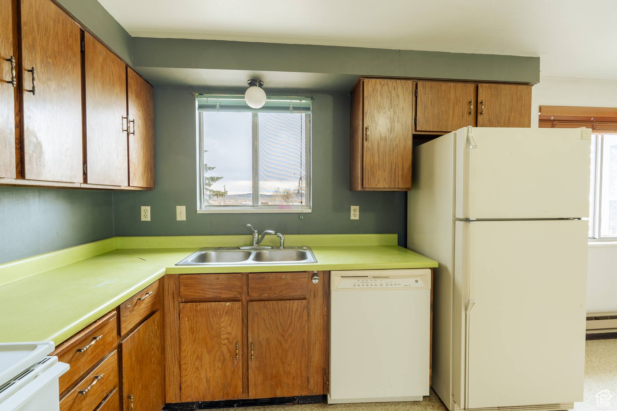 La Sal, UT 84530,122 E MARKLE