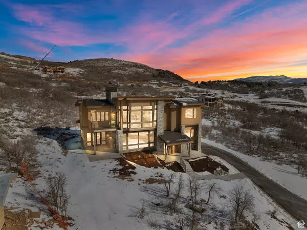 Unveiling Mountain Majesty: Your Dream Home at 2193 E Wrangler Dr #27, Hideout, UT