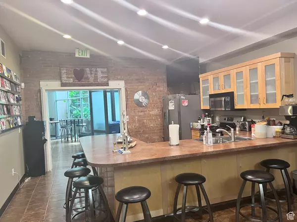 Salt Lake City, UT 84101,546 S 200 W