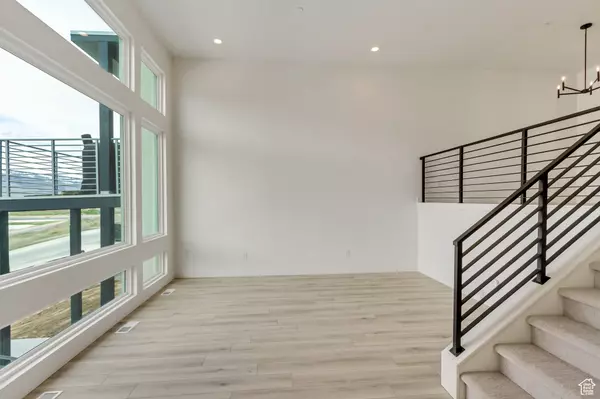 556 N INNOVATOR DR E #158, Farmington, UT 84025