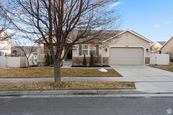 5009 W GREENSTREAK DR, Riverton, UT 84096