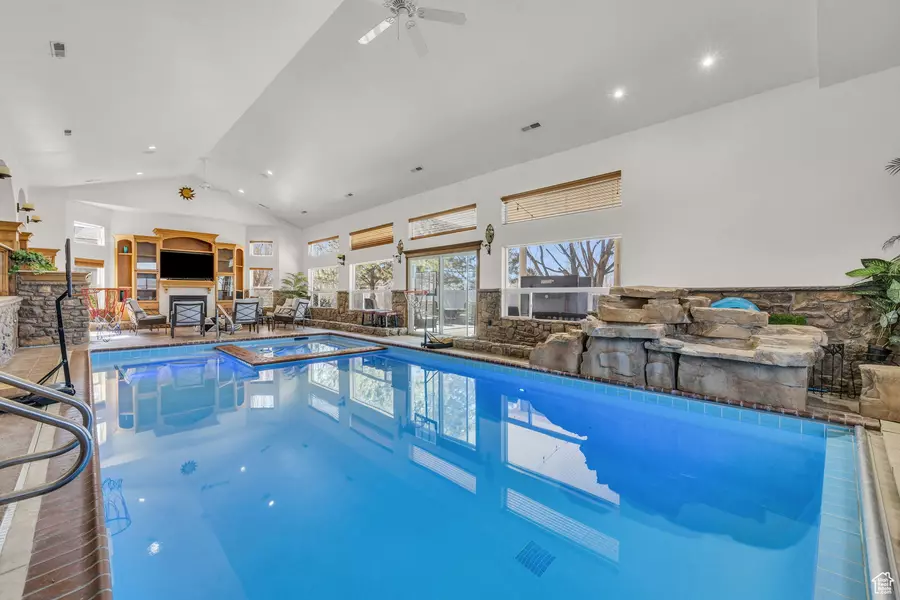 6067 S 3950 W, Roy, UT 84067