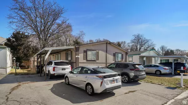 36 TINY WOOD DR, Sandy, UT 84070