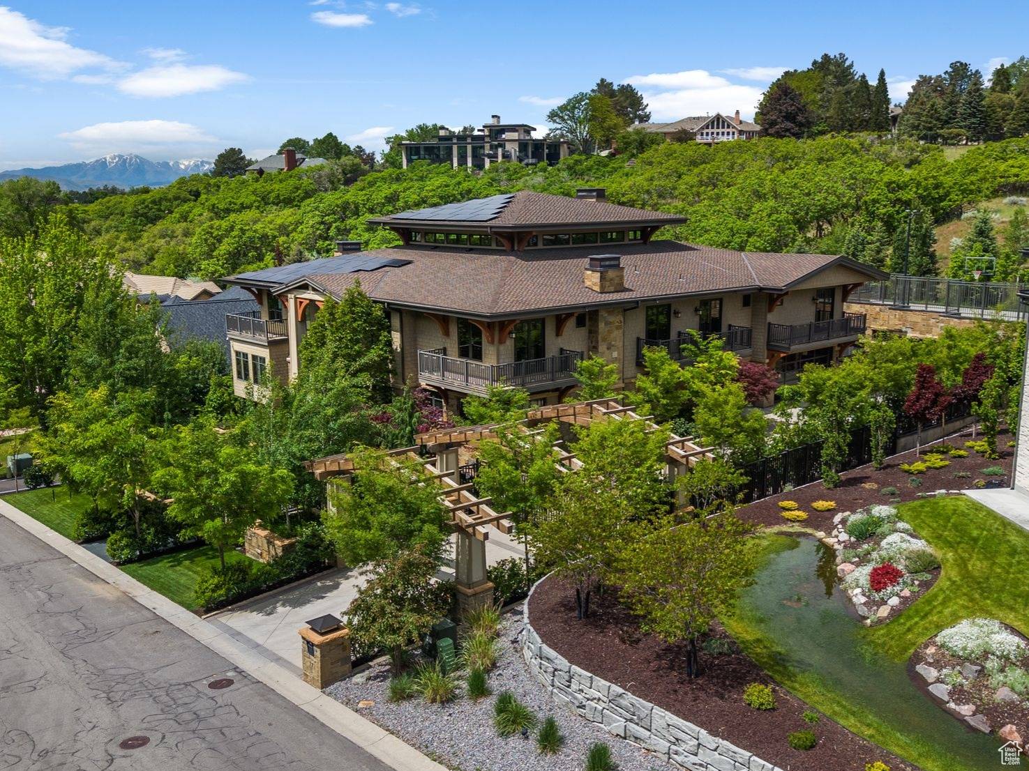 17 S CROSSHILL LN, Sandy, UT 84092