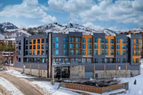 2670 W CANYONS RESORT DR #325, Park City, UT 84098