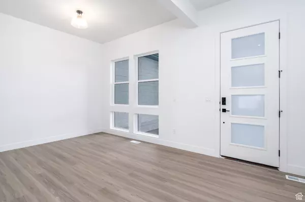 Saratoga Springs, UT 84045,418 N PINNACLE CT #44