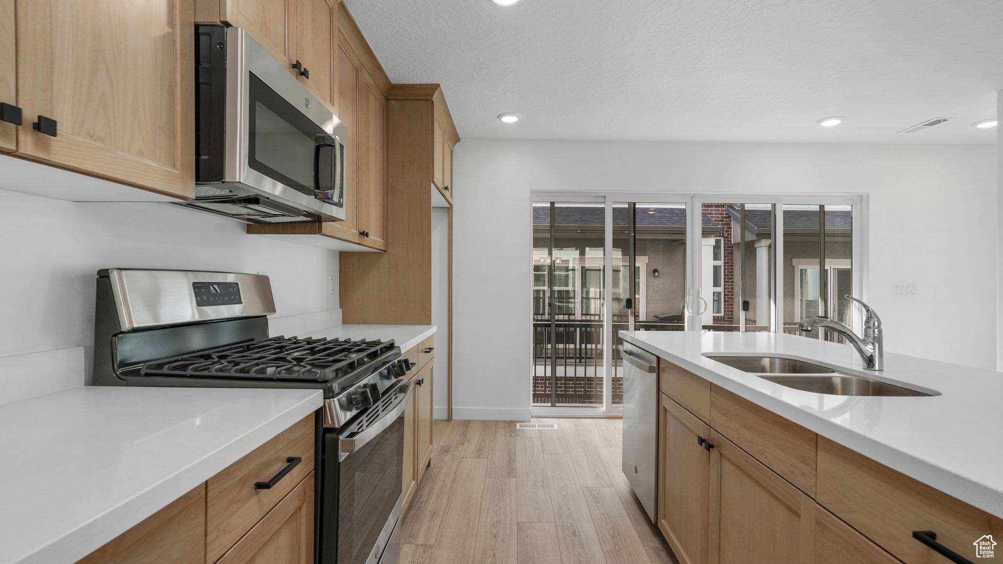 Riverton, UT 84096,12941 S CORONA ARCH CT #571
