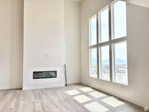 Saratoga Springs, UT 84045,1167 W GOSSAMER LN #19