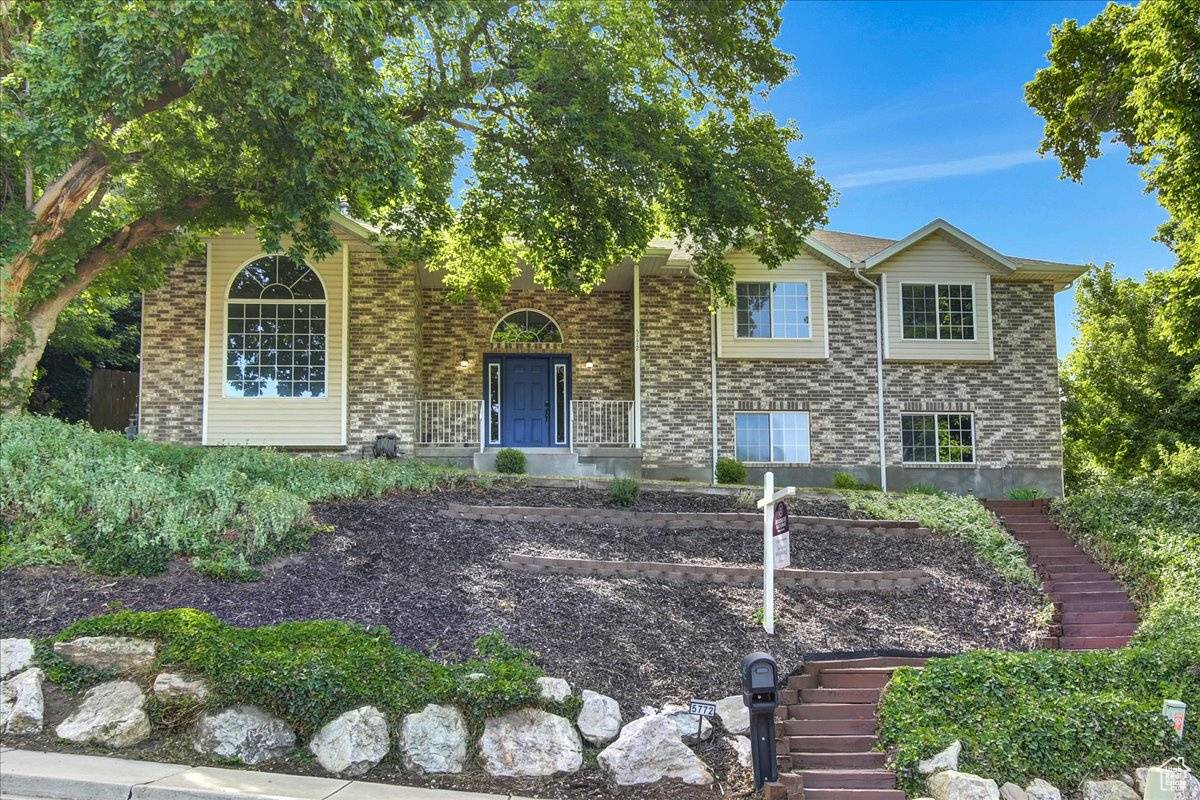 South Ogden, UT 84405,5772 OAKWOOD DR