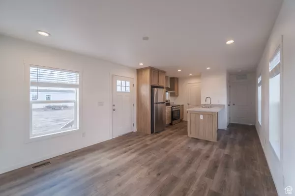 Levan, UT 84639,220 W 100 N #6