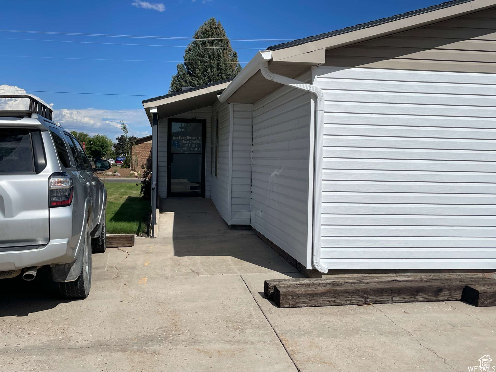 Roosevelt, UT 84066,209 W 200 N