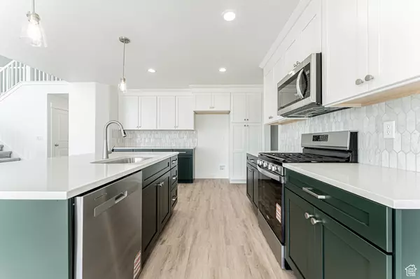 Lehi, UT 84043,982 N 3620 W #210