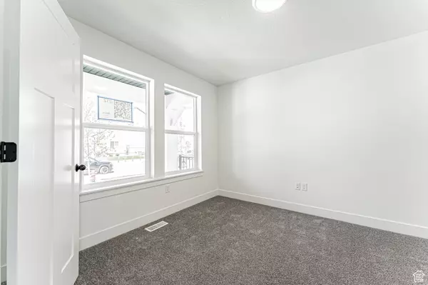Lehi, UT 84043,968 N 3620 W #212