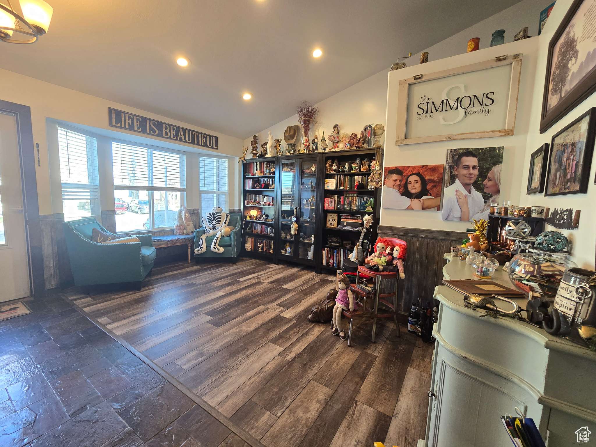 West Jordan, UT 84088,8894 S SUN LEAF DR