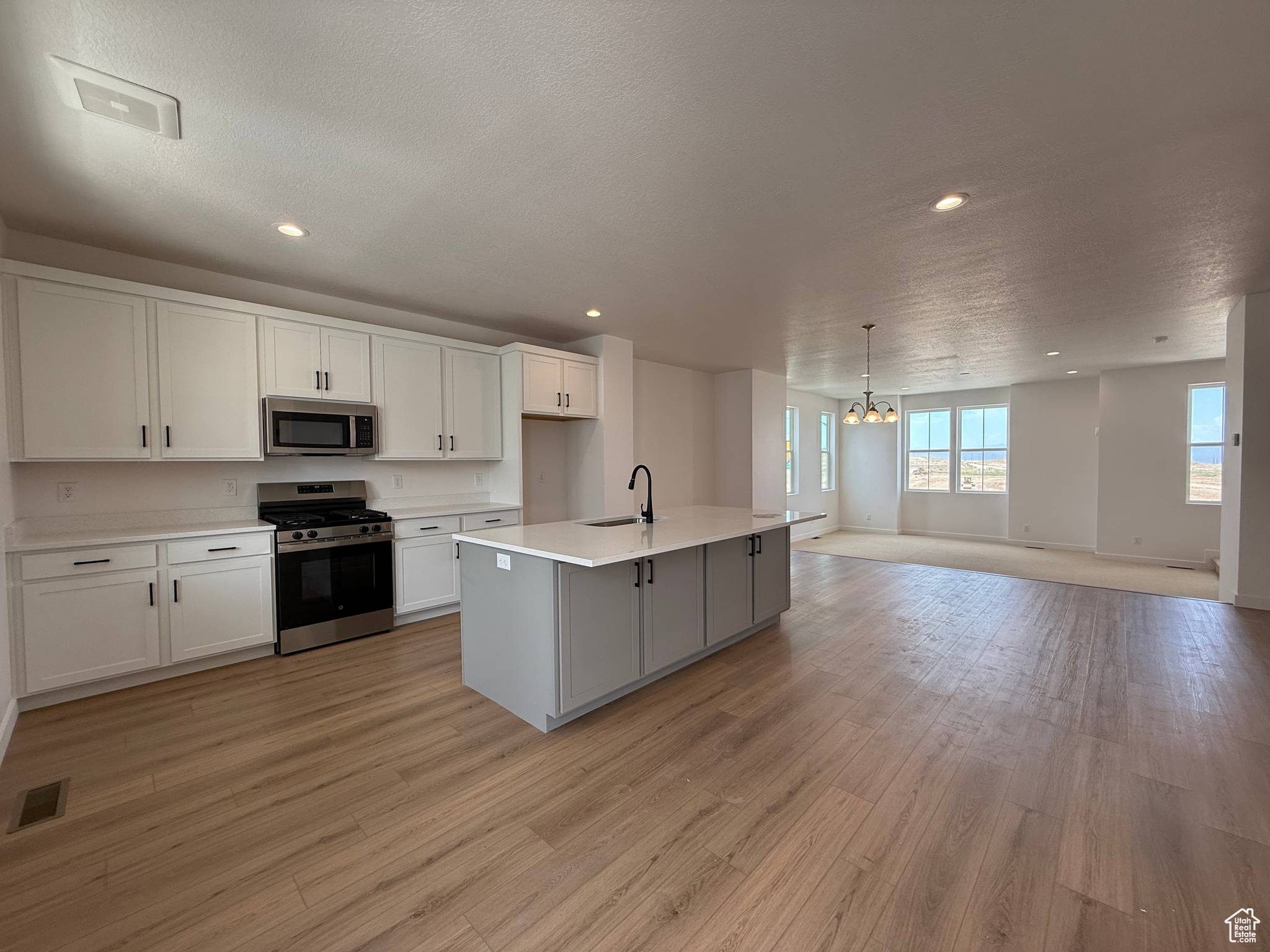 South Jordan, UT 84009,6931 W SOUTH JORDAN PKWY #307