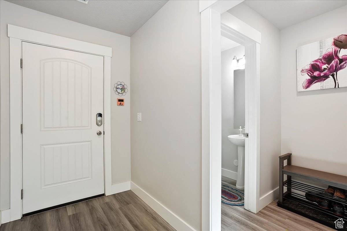 Tremonton, UT 84337,927 W 800 N